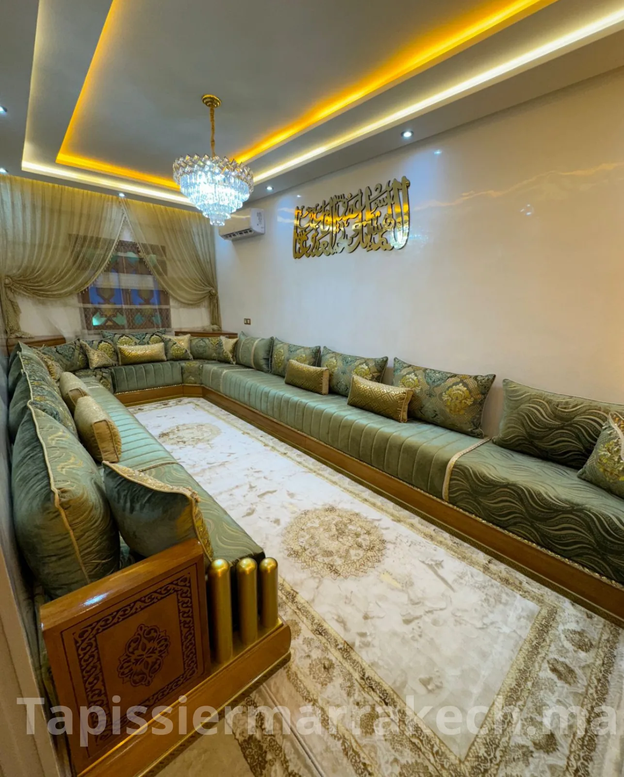 salon-marocain-vert-lustre-dore